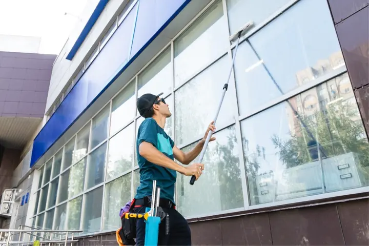 Streak-free window cleaning on a Sudbury home